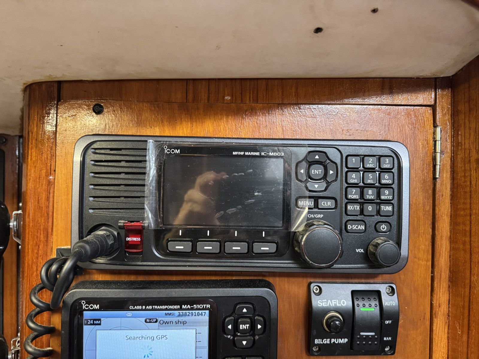 ICOM IC-M803 MF/HF SSB close-up